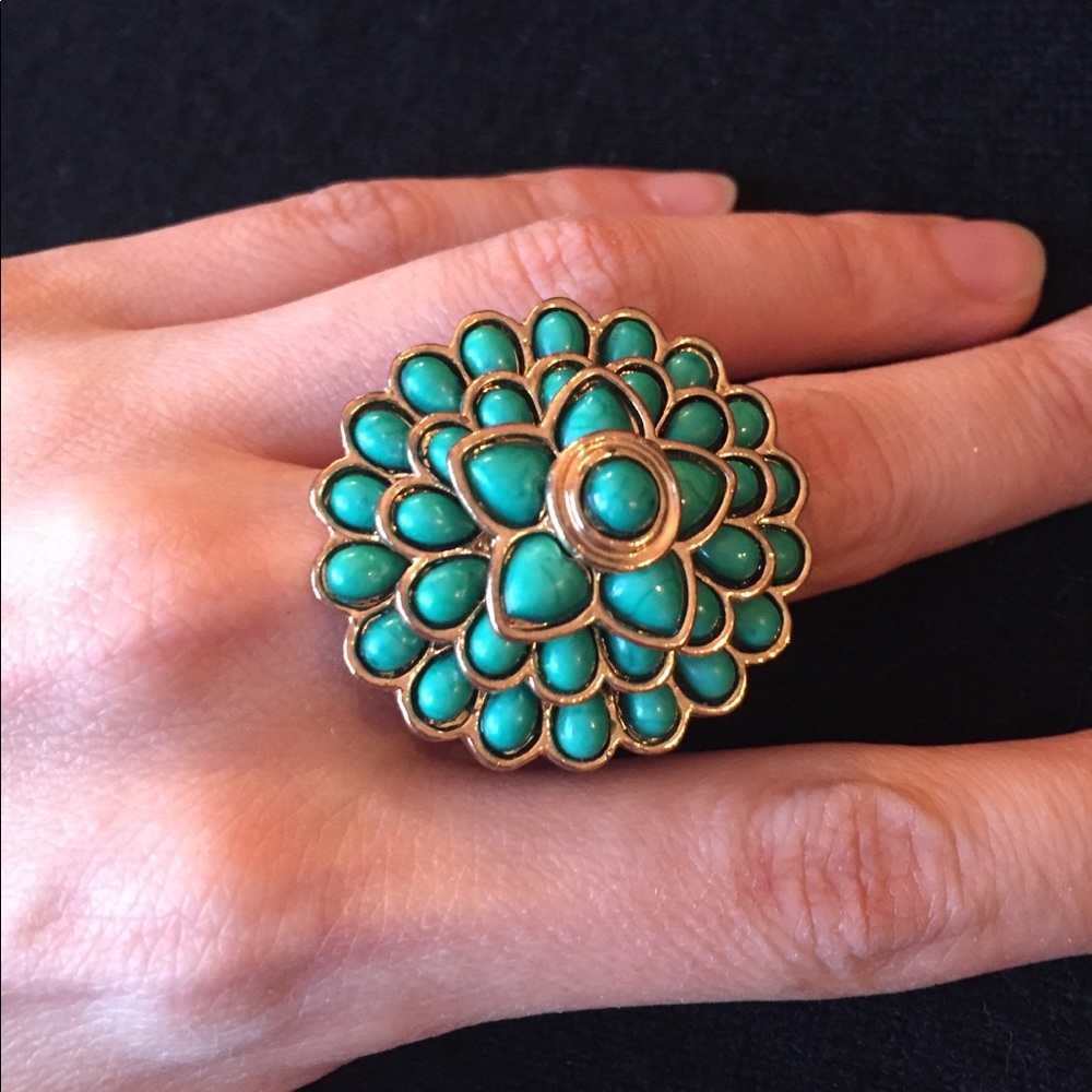 Oversized cocktail ring, adjustable